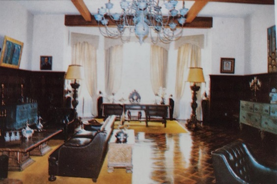 Obra Operários de Tarsila do Amaral e sua disposição no Gabinete do Governador em 1988.